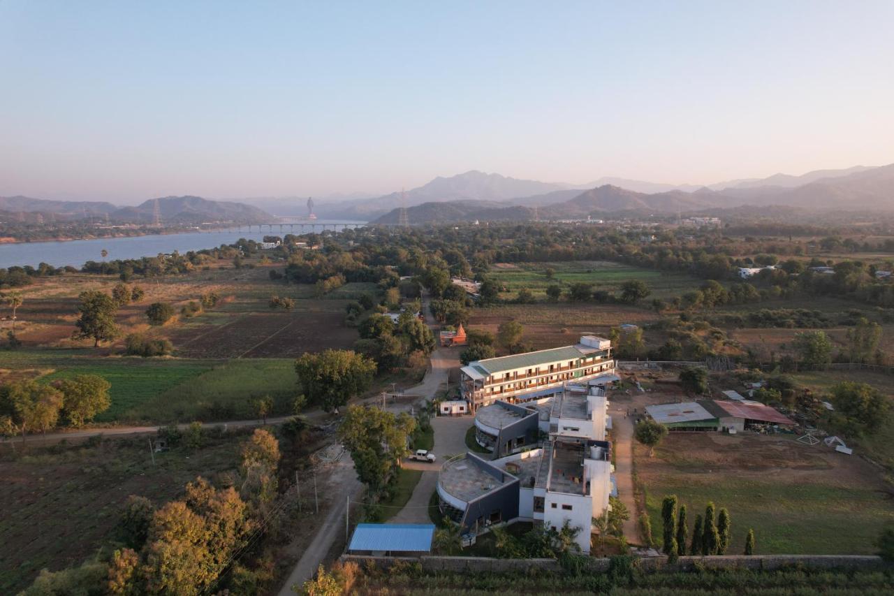 Vasant Vihar Resort Kevadia Exterior foto